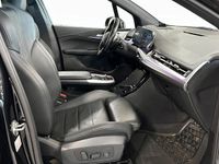 Begagnad BMW 230 Luxury Line 150 HK (110 kW) 2023 Svart Kombi