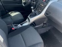 begagnad Toyota Auris 5-dörrar 1.6 Dragkrok Besiktigad Valvematic
