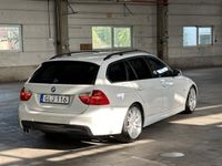 begagnad BMW 325 i Touring, M Sport, Drag