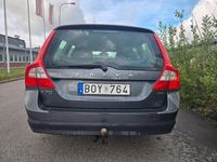 Begagnad Volvo V70 146 HK (107 kW) 2009 Gråmetallic Kombi