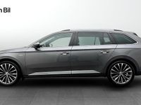 Begagnad Skoda Superb 2023 Grå Kombi