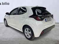 Begagnad Toyota Yaris Hybrid Active 117 HK (86 kW) 2022 Vit Halvkombi