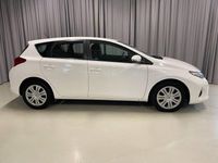 Begagnad Toyota Auris Life 90 HK (66 kW) 2013 Vit Halvkombi