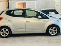 Begagnad Kia Venga Comfort 90 HK (66 kW) 2010 Silver Halvkombi