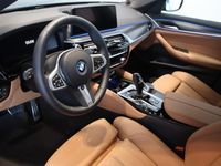 begagnad BMW 530 e xDrive Touring M-Sport HiFi Drag Nypris 784.200:-