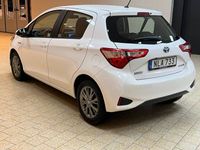begagnad Toyota Yaris Hybrid (101hk) e-CVT Apple-Carplay Euro 6