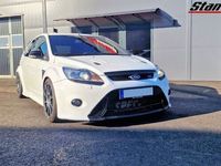 Begagnad Ford Focus RS 305 HK (224 kW) 2010 Vit Halvkombi