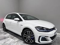 Begagnad VW Golf VII GTE 204 HK (150 kW) 2017 Vit Halvkombi