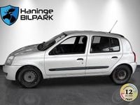 Begagnad Renault Clio II 75 HK (55 kW) 2007 Grön Halvkombi