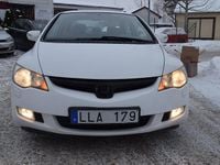 Begagnad Honda Civic Hybrid 116 HK (85 kW) 2006 Vit Sedan