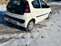 Begagnad Peugeot 107 68 HK (50 kW) 2013 Halvkombi
