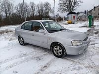 Begagnad Hyundai Accent 90 HK (66 kW) 2000 Grå Halvkombi