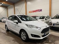 Begagnad Ford Fiesta Titanium 101 HK (74 kW) 2015 Vit Halvkombi