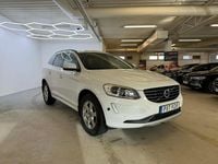 Begagnad Volvo XC60 Momentum 150 HK (110 kW) 2015 Vit SUV