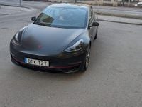 Begagnad Tesla Model 3 Long Range AWD 323 kW (440 HK) 2021 Vinyl, matt black chrome Sedan