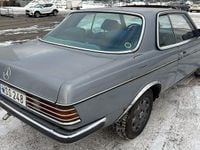 Begagnad Mercedes 300 80 HK (58 kW) 1979