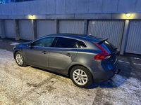 Begagnad Volvo V40 Summum 150 HK (110 kW) 2013