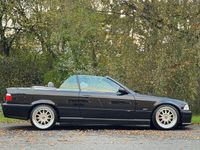 Begagnad BMW 328 M Sport 193 HK (141 kW) 1996 Svart Cab