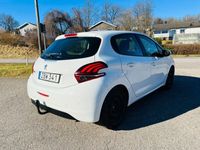 begagnad Peugeot 208 1.2 VTi Fullserv/Nybes.Drag/Navi/K-värm/PDC S+V