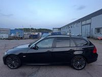 Begagnad BMW 320 177 HK (130 kW) 2010 Black sapphire Kombi