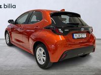 Begagnad Toyota Yaris Hybrid Active 117 HK (86 kW) 2022 Orange Halvkombi