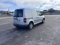 Begagnad VW Caddy 102 HK (75 kW) 2011 Minibuss