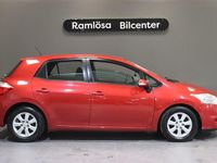 Begagnad Toyota Auris Plus 90 HK (66 kW) 2012 Mörkröd Halvkombi