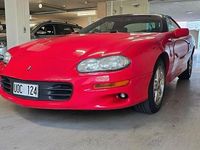 Begagnad Chevrolet Camaro 193 HK (141 kW) 1998 Röd Sportkupé