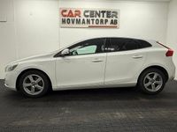 Begagnad Volvo V40 Kinetic 120 HK (88 kW) 2014 Vit Halvkombi