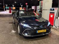 Begagnad Toyota Camry Hybrid 218 HK (160 kW) 2022 Sedan