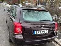 Begagnad Toyota Avensis 147 HK (108 kW) 2007 Brun Kombi