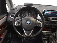 Begagnad BMW 225 Luxury Line 224 HK (164 kW) 2016 Vit