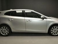 Begagnad Volvo V40 Momentum 150 HK (110 kW) 2016 Silver Kombi