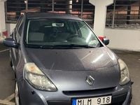 Begagnad Renault Clio R.S. 75 HK (55 kW) 2010 Grå Halvkombi