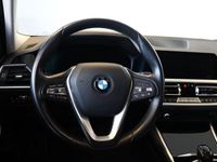 begagnad BMW 330 i xDrive MoK Navi Drag SoV-ingår 2020, Kombi