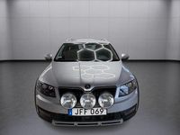 Begagnad Skoda Octavia Scout 184 HK (135 kW) 2017 Silver Kombi