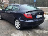 Begagnad Mercedes C180 143 HK (105 kW) 2003 Blå
