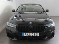 begagnad BMW 545 e xDrive Sedan M Sport Aut Nav Drag Innovation B&W