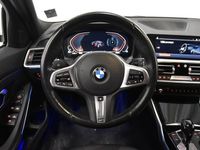 begagnad BMW 320 xDrive Aut Sport-Line Navi Drag M-ratt Cockpit 2021, Kombi