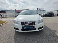 Begagnad Volvo V70 Kinetic 109 HK (80 kW) 2010 Vit Kombi