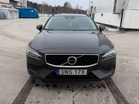 Begagnad Volvo V60 Momentum 150 HK (110 kW) 2019 Pine grey Kombi