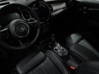 Begagnad Mini Cooper 135 kW (184 HK) 2022 Melting silver iii Halvkombi