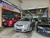 Begagnad Toyota Auris 124 HK (91 kW) 2007 Silver Halvkombi