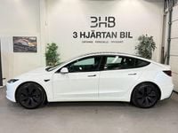 Begagnad Tesla Model 3 Standard Range 221 kW (301 HK) 2024 Vit Sedan