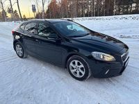 Begagnad Volvo V40 CC Momentum 180 HK (132 kW) 2014 Svart metallik Kombi