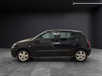 Begagnad Renault Clio II 75 HK (55 kW) 2004 Svart Halvkombi