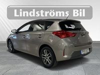 begagnad Toyota Auris Hybrid 1.8 5-D Vhjul 2015, Halvkombi