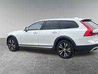 Begagnad Volvo V90 CC Momentum 194 HK (142 kW) 2019 Vit Kombi