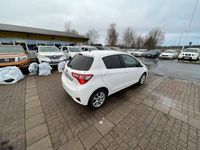 begagnad Toyota Yaris Hybrid AUT 5DR ACTIVE CARPLAY EU6 2-ÅRS GARANTI