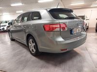 begagnad Toyota Avensis Kombi 2.0 Backkamera 152hk